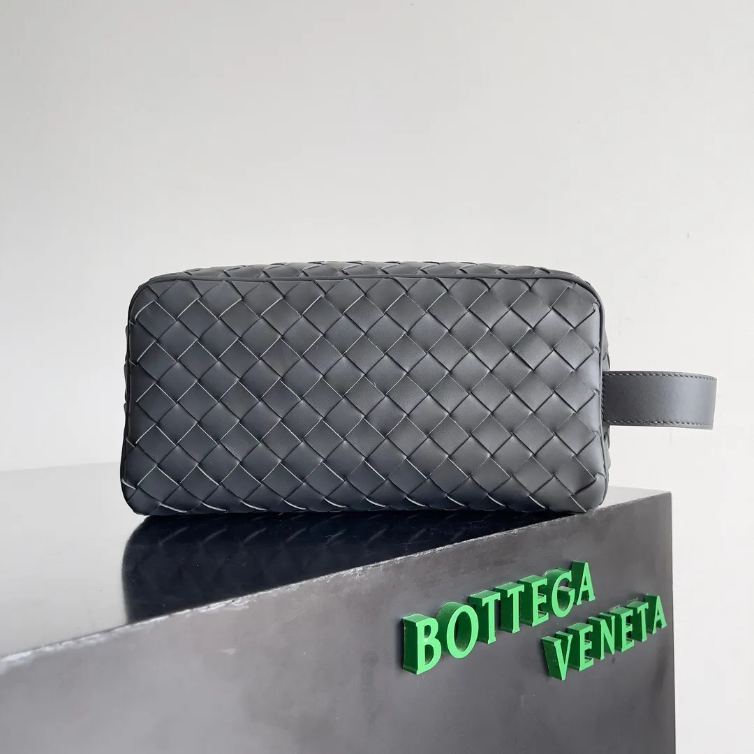 All categories 💚 Authentic bags 💚 BV 2025 new BV toiletry bag